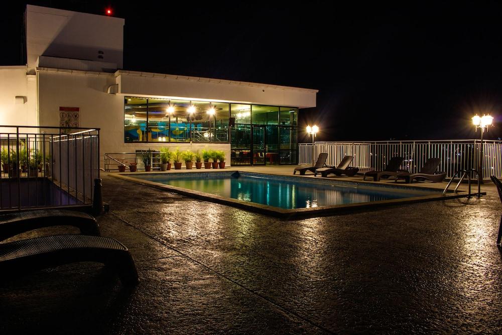 Hotel Faranda Express Soloy And Casino, A Member Of Radisson Individuals Панама Сити Екстериор снимка