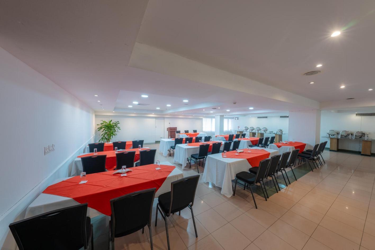 Hotel Faranda Express Soloy And Casino, A Member Of Radisson Individuals Панама Сити Екстериор снимка