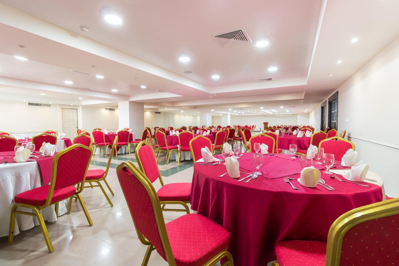 Hotel Faranda Express Soloy And Casino, A Member Of Radisson Individuals Панама Сити Екстериор снимка